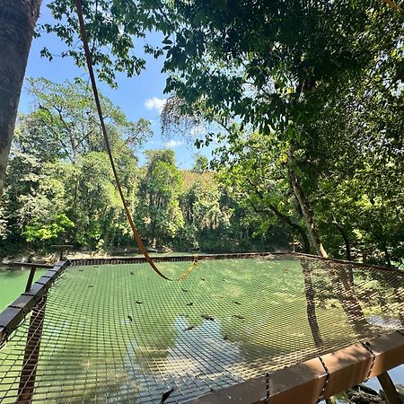 Pachamaya River Hostel Lanquín エクステリア 写真
