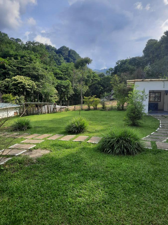 Pachamaya River Hostel Lanquín エクステリア 写真