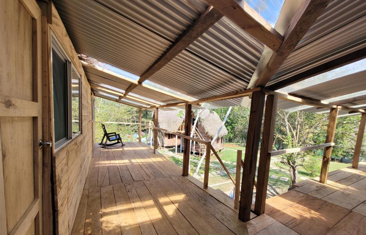 Pachamaya River Hostel Lanquín エクステリア 写真
