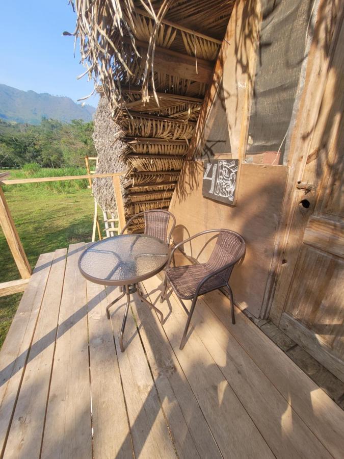Pachamaya River Hostel Lanquín エクステリア 写真