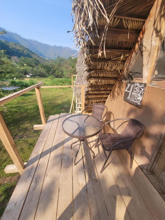 Pachamaya River Hostel Lanquín エクステリア 写真