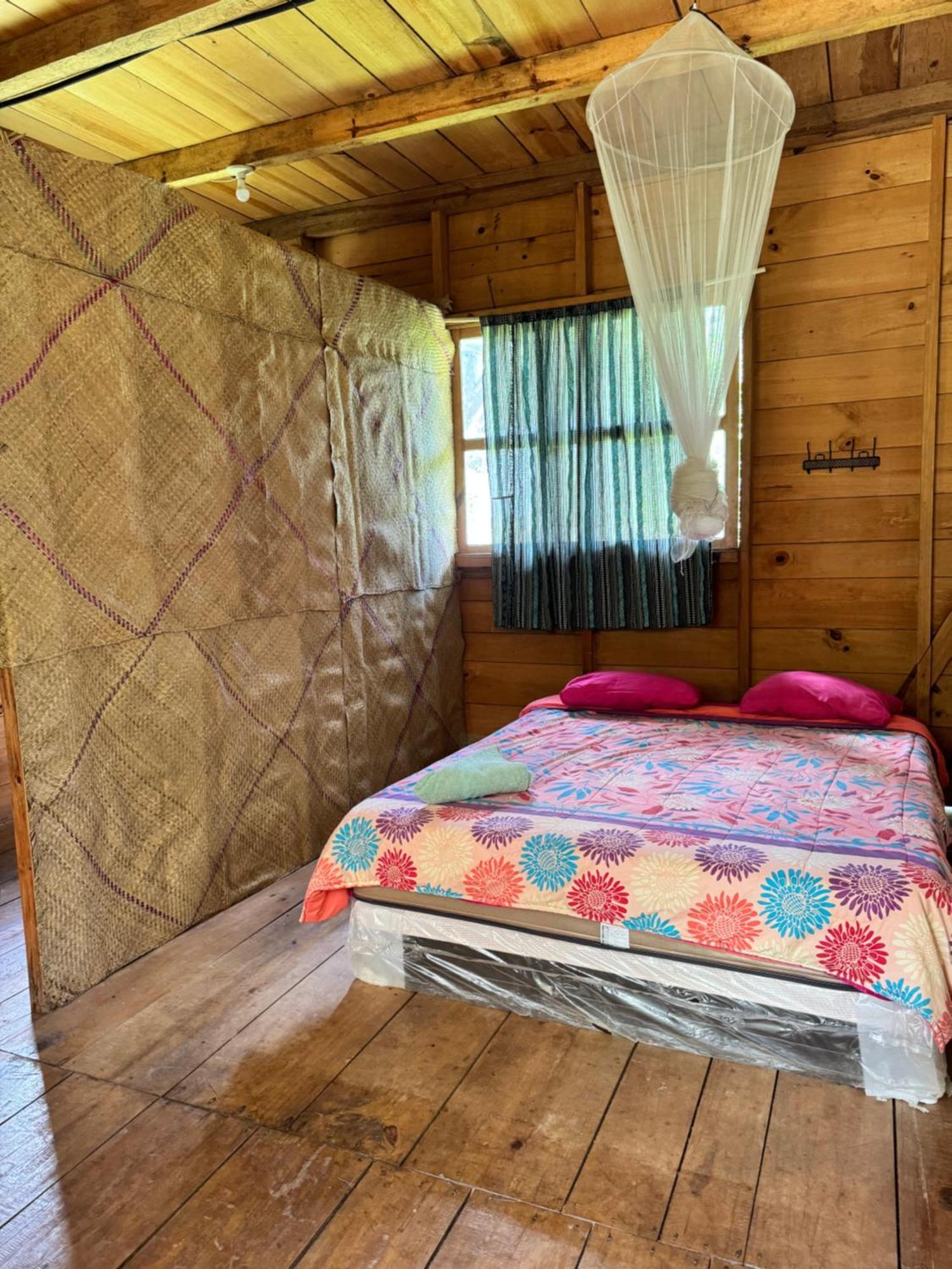 Pachamaya River Hostel Lanquín エクステリア 写真