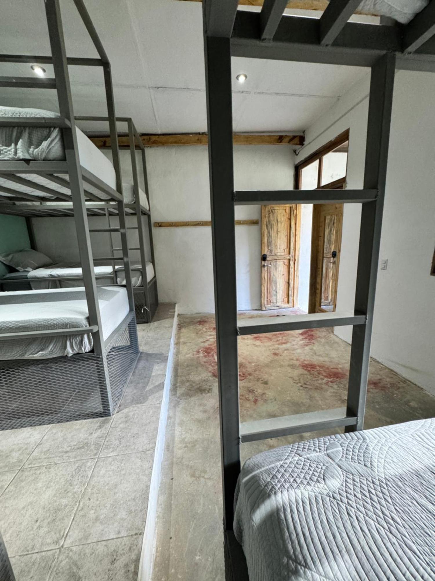 Pachamaya River Hostel Lanquín エクステリア 写真
