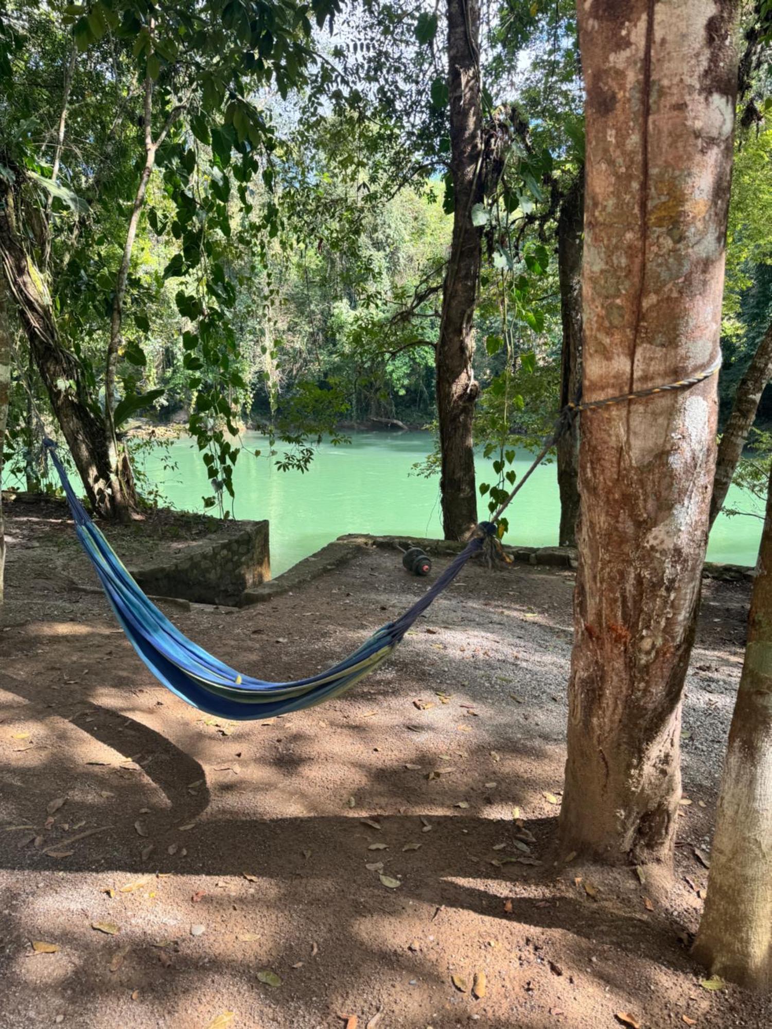 Pachamaya River Hostel Lanquín エクステリア 写真