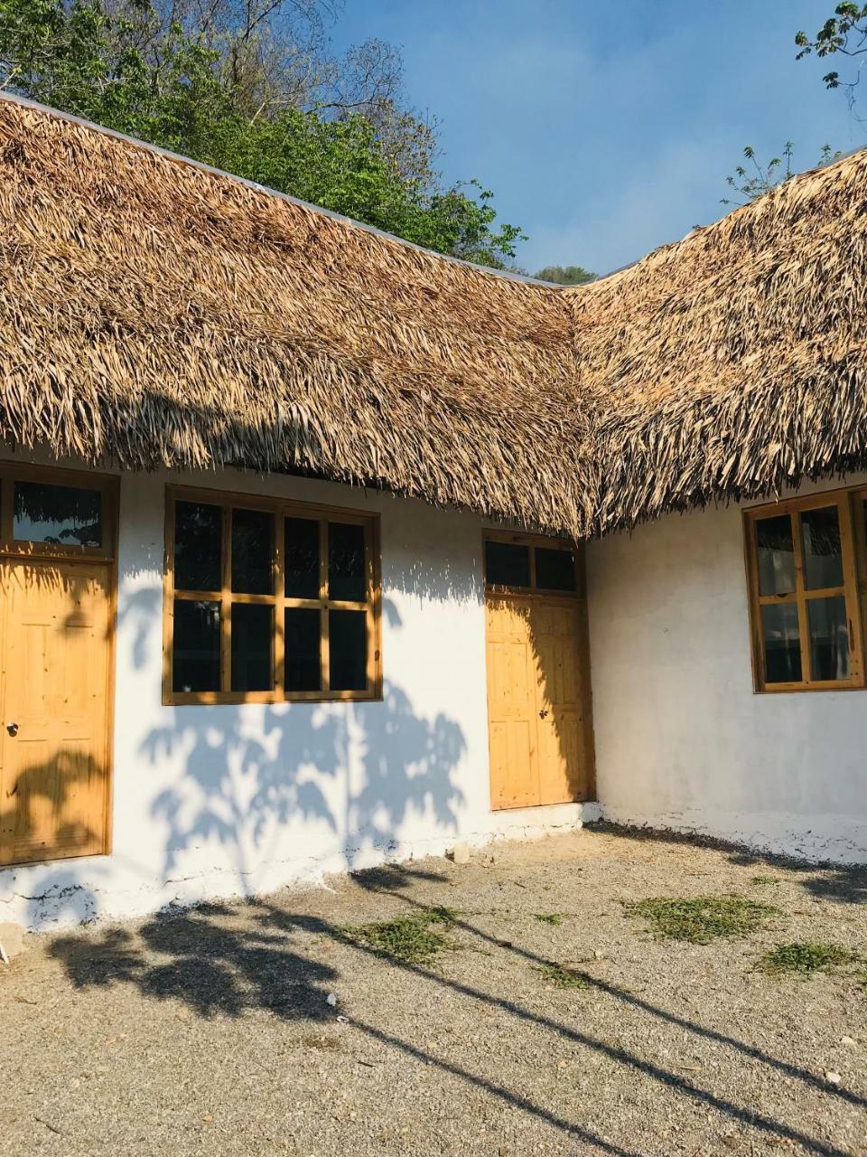 Pachamaya River Hostel Lanquín エクステリア 写真