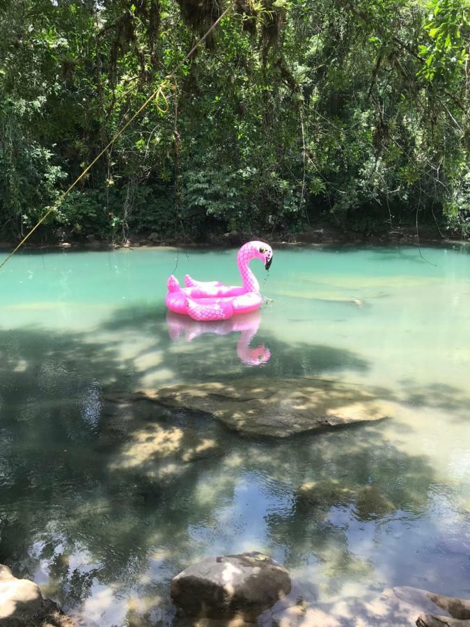 Pachamaya River Hostel Lanquín エクステリア 写真